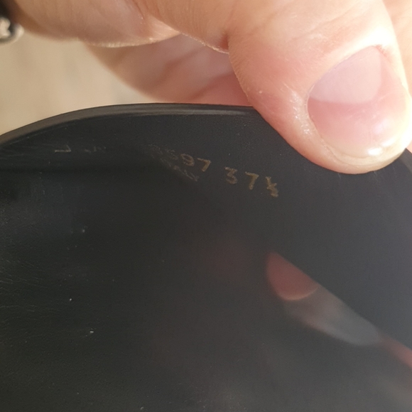 Saint Laurent slides, euro 37.5- 38 size, 7.5-8 us - Picture 9 of 9